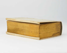 Load image into Gallery viewer, Les Memoires de Messire Philippe de Commines, Sr. d&#39;Argenton. Derniere édition