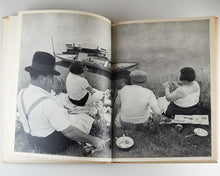Load image into Gallery viewer, CARTIER-BRESSON, Henri. Images à la Sauvette.