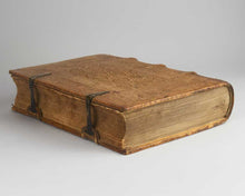 Load image into Gallery viewer, LACTANTIUS [Opera.] Divinarum institutionum libri VII. De ira Dei, liber I. De opificio Dei, liber I. Epitome in libros suos liber acephalos. Phoenix. Carmen de dominica resurrectione. Carmen de passione Domini.