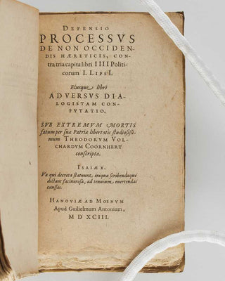LIPSIUS, Justus. De cruce libri tres ad sacram profanamque historiam utiles: unà cum notis.