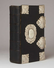 Load image into Gallery viewer, [HYMNAL; Johann Andreas CRAMER (editor).] Allgemeines Gesangbuch, auf königlichen allergnädigsten Befehl zum öffentlichen und häuslichen Gebrauche in den Gemeinen des Herzogthums Schleswig, des Herzogthums Hollstein, der Herrschaft Pinneberg, der Stadt A…