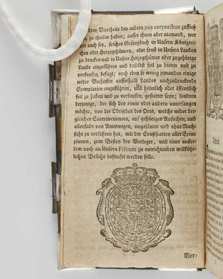 [HYMNAL; Johann Andreas CRAMER (editor).] Allgemeines Gesangbuch, auf königlichen allergnädigsten Befehl zum öffentlichen und häuslichen Gebrauche in den Gemeinen des Herzogthums Schleswig, des Herzogthums Hollstein, der Herrschaft Pinneberg, der Stadt A…