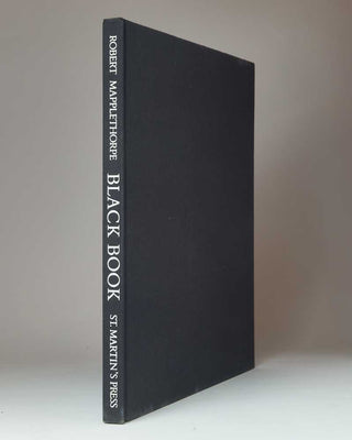MAPPLETHORPE, Robert; Ntozake SHANGE ( introductory poem ). Robert Mapplethorpe Black Book. [[bmid:2125382a]]