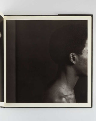 MAPPLETHORPE, Robert; Ntozake SHANGE ( introductory poem ). Robert Mapplethorpe Black Book. [[bmid:2125382f]]
