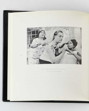 Load image into Gallery viewer, MAPPLETHORPE, Robert; Arthur C. DANTO (text). Playing with the Edge. The Photographic Achievement of Robert Mapplethorpe. [[bmid:2125384f]]