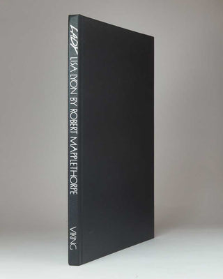 MAPPLETHORPE, Robert; Bruce CHATWIN ( text ). Lady Lisa Lyon. [[bmid:2125388a]]