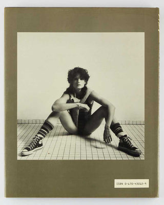 MAPPLETHORPE, Robert; Bruce CHATWIN ( text ). Lady Lisa Lyon. [[bmid:2125388b]]