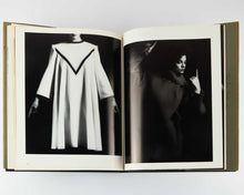 Load image into Gallery viewer, MAPPLETHORPE, Robert; Bruce CHATWIN ( text ). Lady Lisa Lyon. [[bmid:2125388h]]