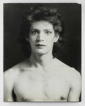 Load image into Gallery viewer, MAPPLETHORPE, Robert; Susan SONTAG ( introduction ). Certain People: A Book of Portraits.