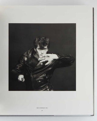 MAPPLETHORPE, Robert; Arthur C. DANTO ( essay ). Mapplethorpe. [[bmid:2125390f]]